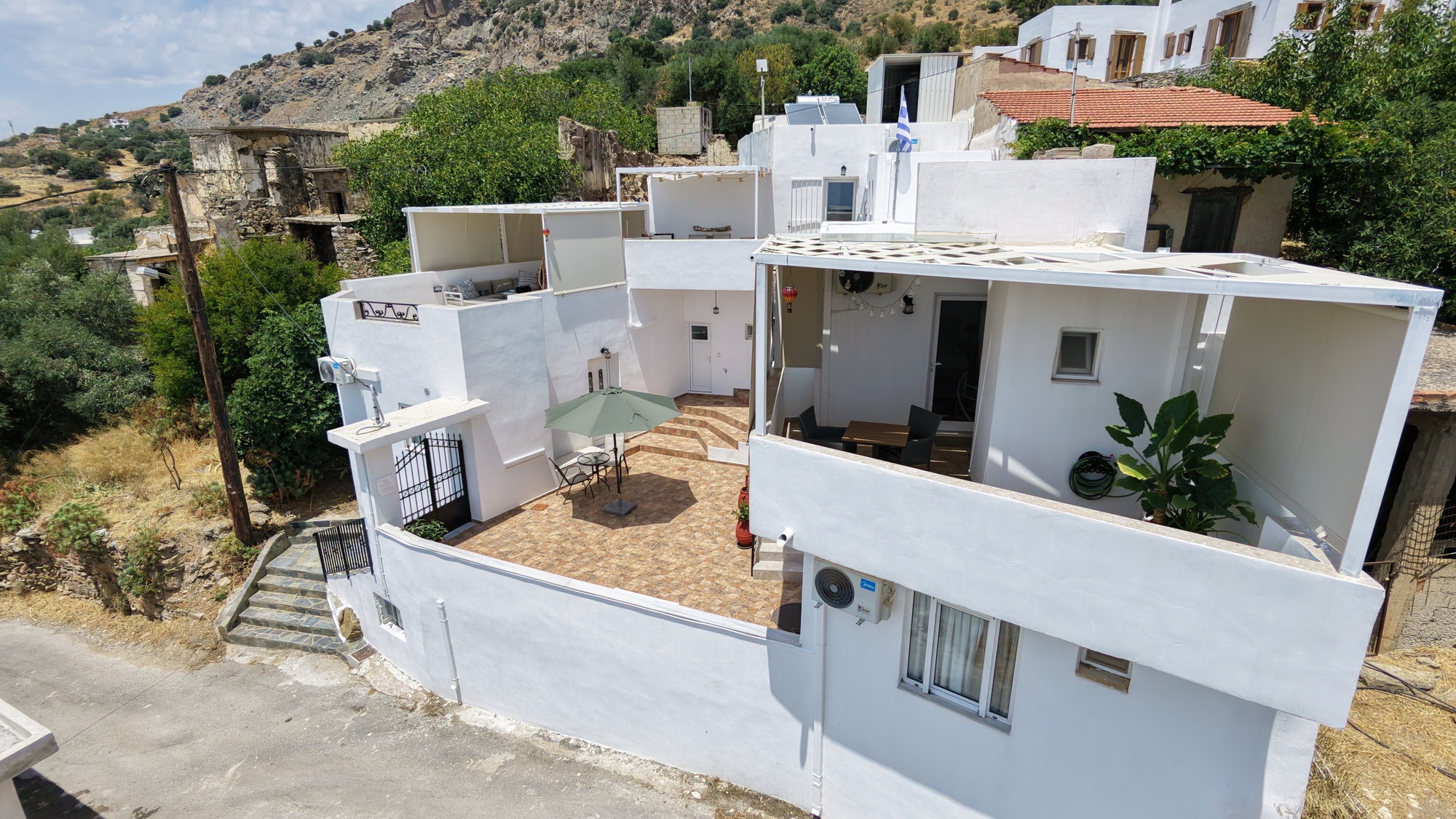 Aethra Seaview Suites στον Κεραμέ
